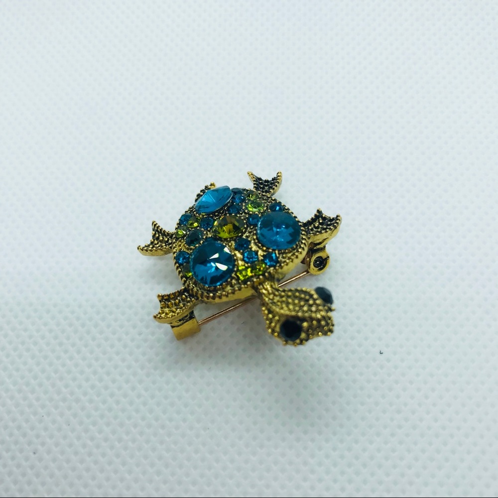 Cute turtle pin